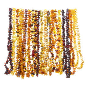 Wholesale lot of 10 children's amber necklaces - Chip shape beads - Style mix - Wholesale price